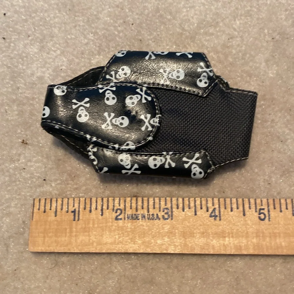 Vintage Belt Clip On phone case, Skull & Crossbones